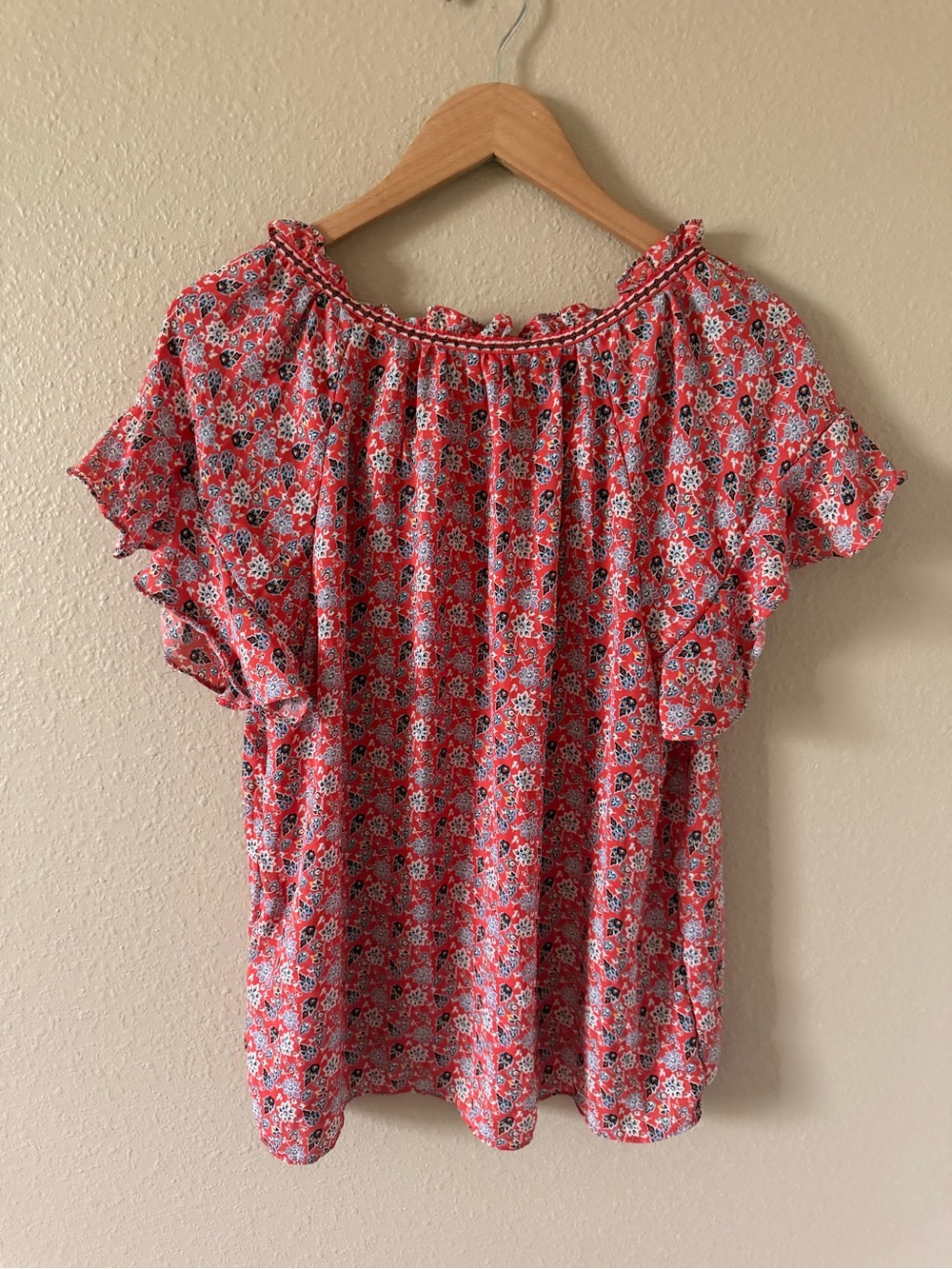 Max Studio Red Floral Flutter-Sleeve Blouse - Picture 7 of 8